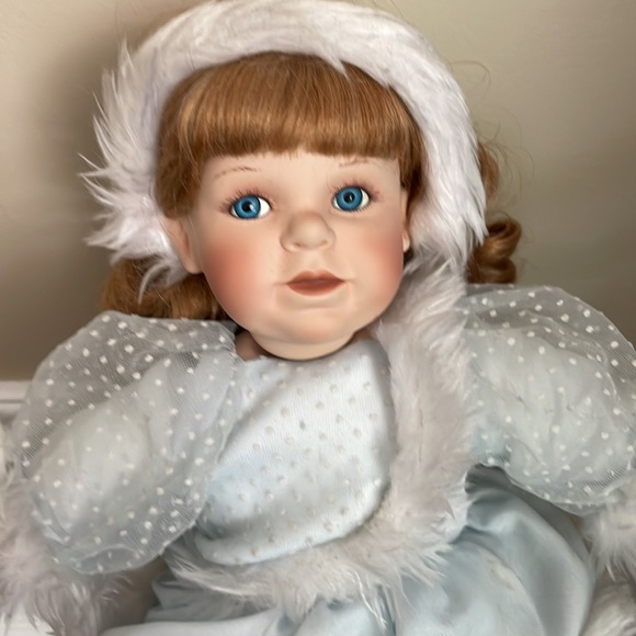 Ashton Drake Heidi Porcelain Ballerina Doll - Picture 2 of 8